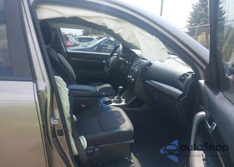 2011 Kia Sorento Lx V6 из США, поврежденный, VIN 5XYKTDA22BG158523